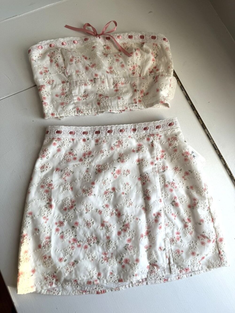 NWT Altar'd State Pink White Floral 2 Piece Skirt Crop Top Set Size XXS [jb] - Picture 3 of 9